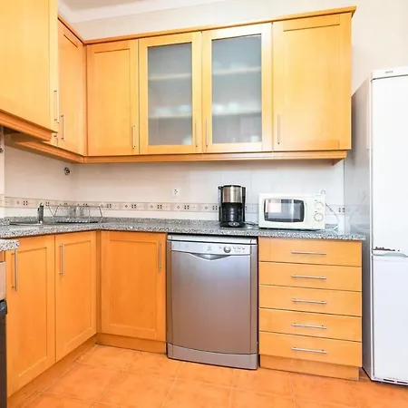 Guestready - Spacious 3br Graca Family Apt With City Views! Lisbona