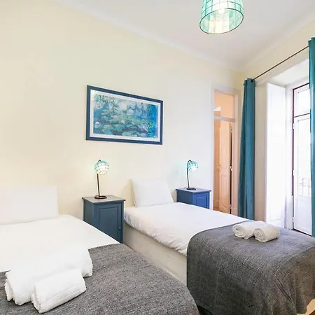 Guestready - Spacious 3br Graca Family Apt With City Views!